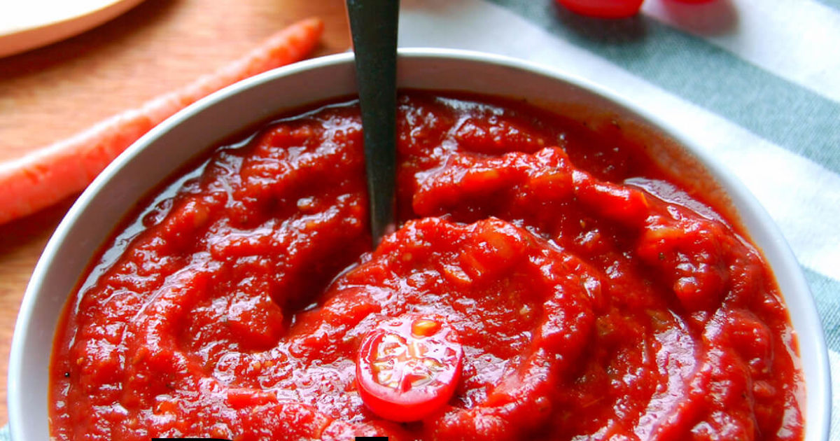 Enjoy organic tomato paste in sachets, made from pure tomatoes, offering fresh flavor, convenience, and easy portion control for all uses.