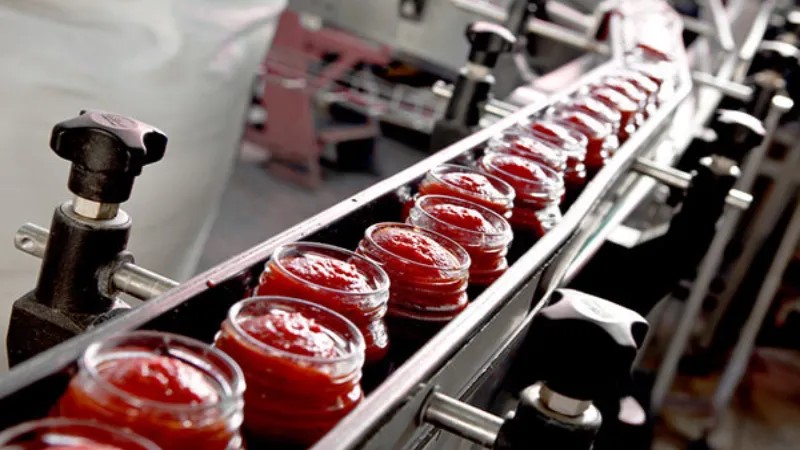 Reliable shopping center 1kg tomato paste supplier offering high-quality, fresh tomato paste for retail and bulk sales.