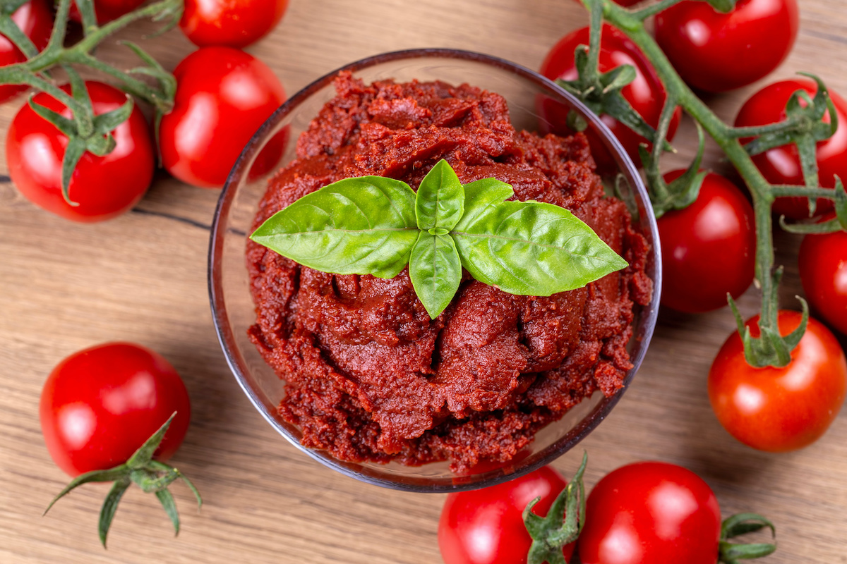 Efficient tomato paste distribution ensures fresh products reach your business quickly and affordably, supporting your supply chain needs.